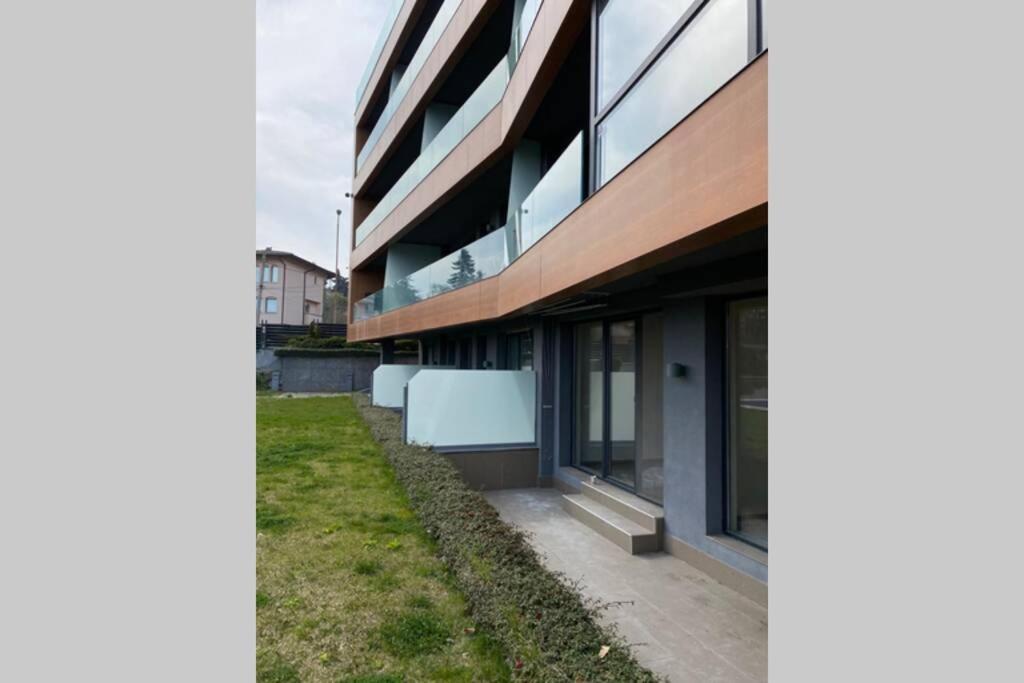 Cozy Red Bulldog Place In Apart-Complex/Pool Варна Екстер'єр фото