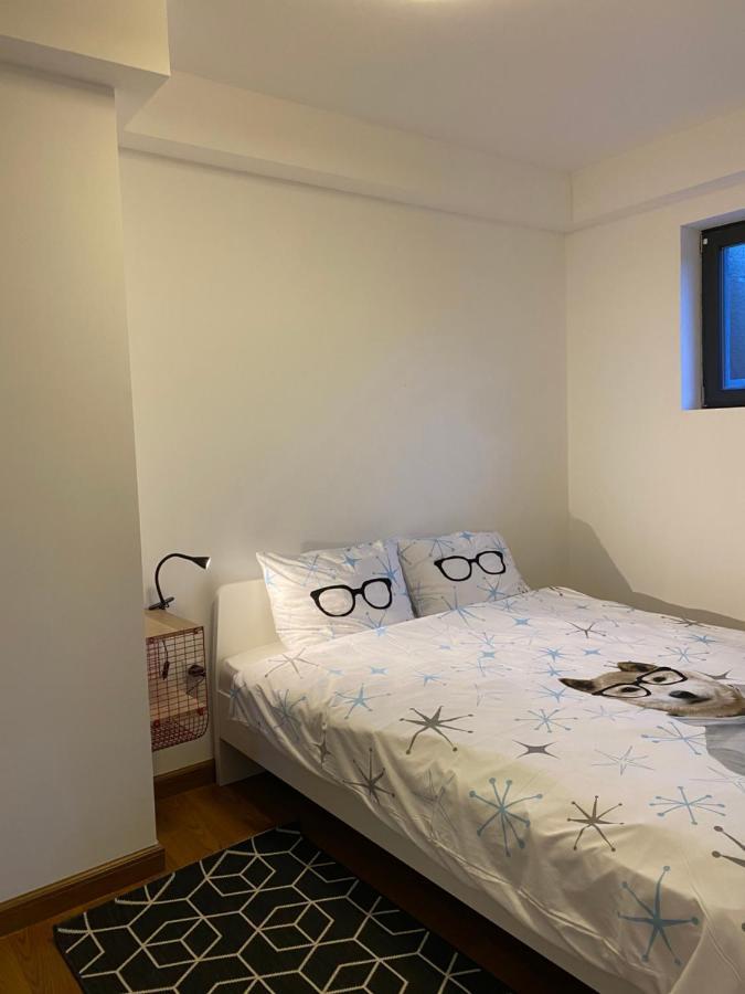 Cozy Red Bulldog Place In Apart-Complex/Pool Варна Екстер'єр фото